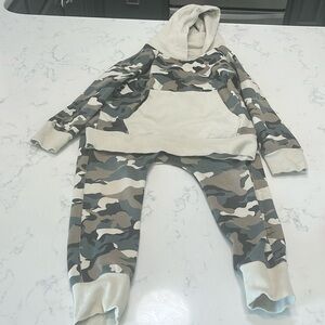 Little Bipsy Camo sweatshirt and sweatpants size 4T-5T